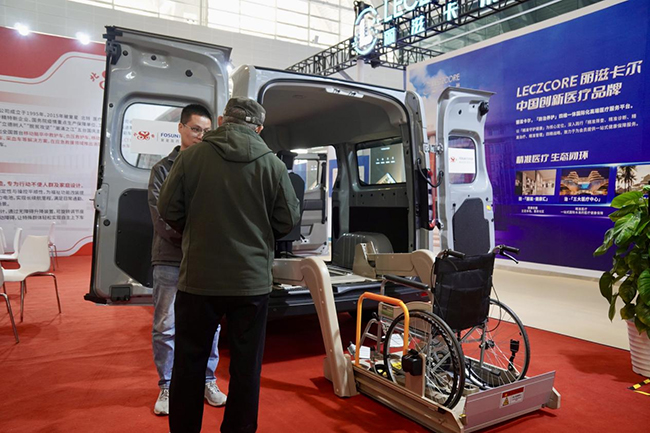 图为福祉展展区